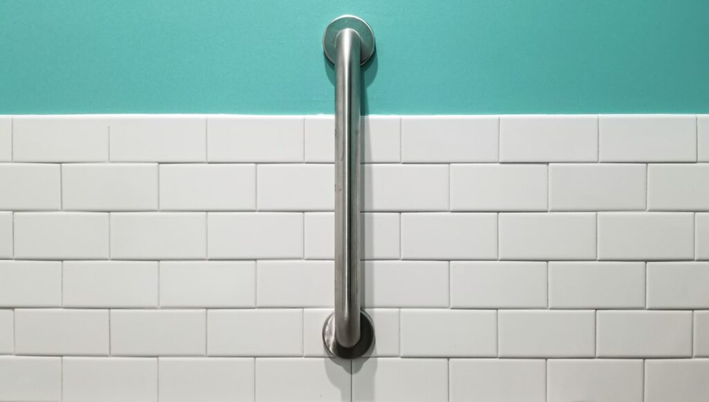 Bathtub Grab Bars: Complete Guide for Homeowners
