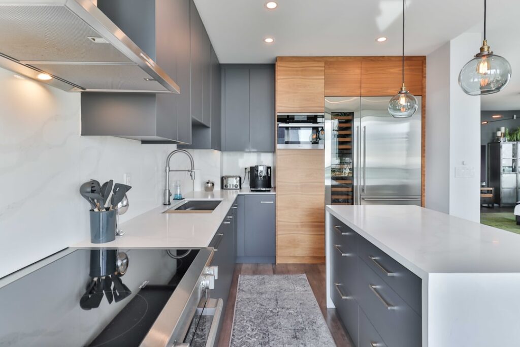 Contemporary Kitchen Island: Designing a Modern Centerpiece