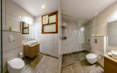 Curbless Shower Door: Complete Guide for Homeowners