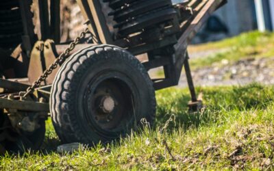 Tow-Behind Lawn Aerator: Plug vs Spike for Tractors and ATVs