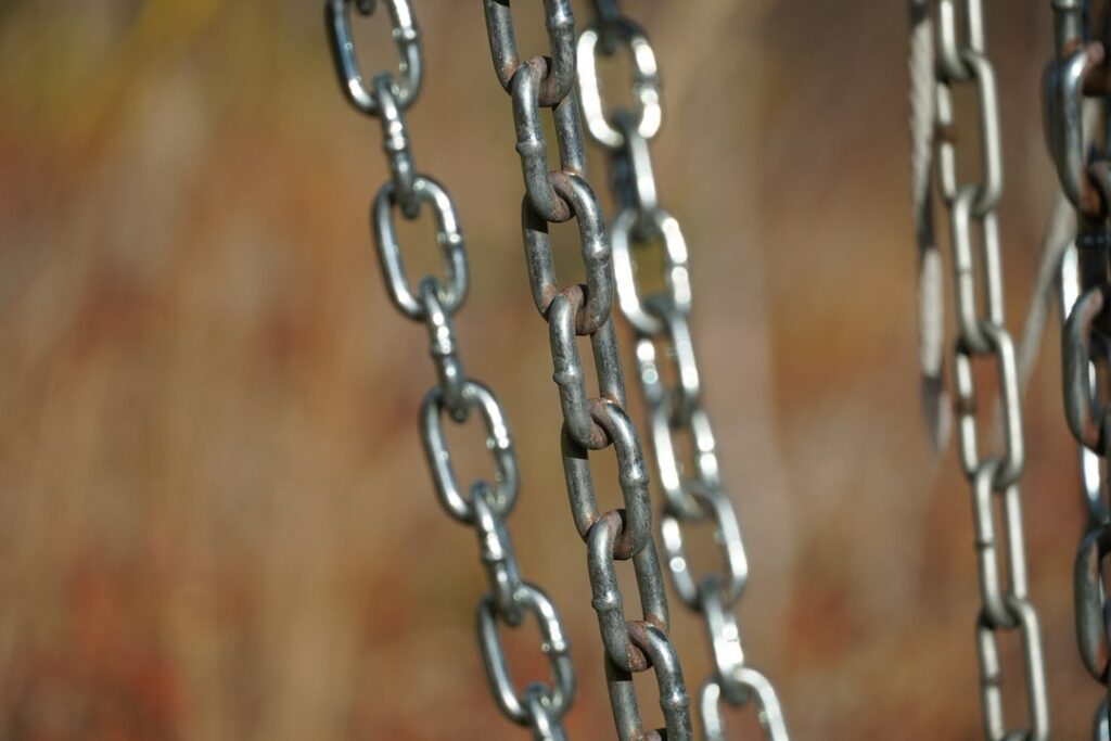 Decorative Rain Chains: Cup vs Link Styles and Metals