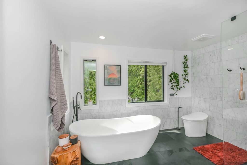 Grasscloth Wallpaper in a Bathroom: Where It Works