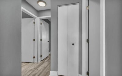 Hickory Wood Color: Natural Variation and Best Stains