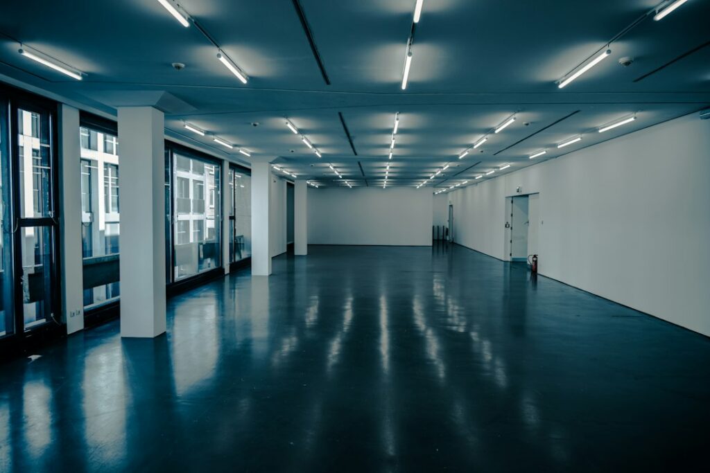 How to Cure Concrete: Wet Curing, Covers & Compounds