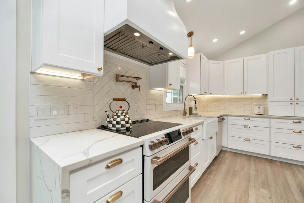 Maple Shaker Cabinets: Stain Colors and Maple vs Oak