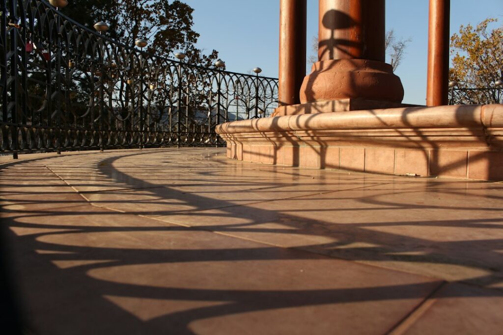 Outdoor Metal Stairs: Steel vs Aluminum Exterior Steps