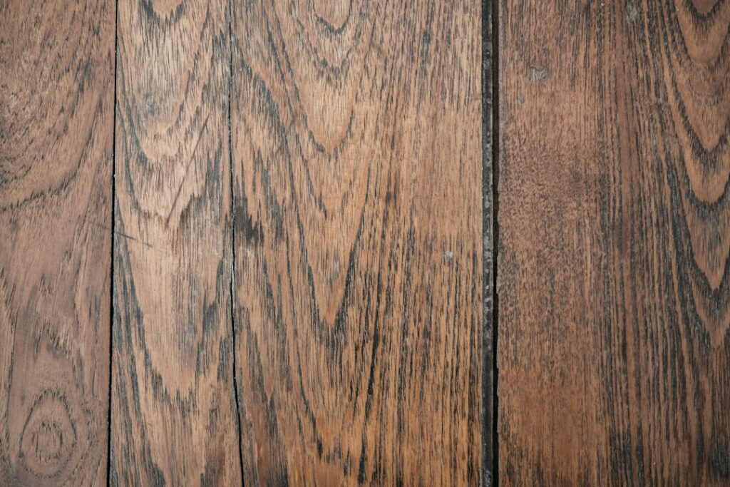 Temperature for Staining Wood: Ideal Range, Humidity and Timing