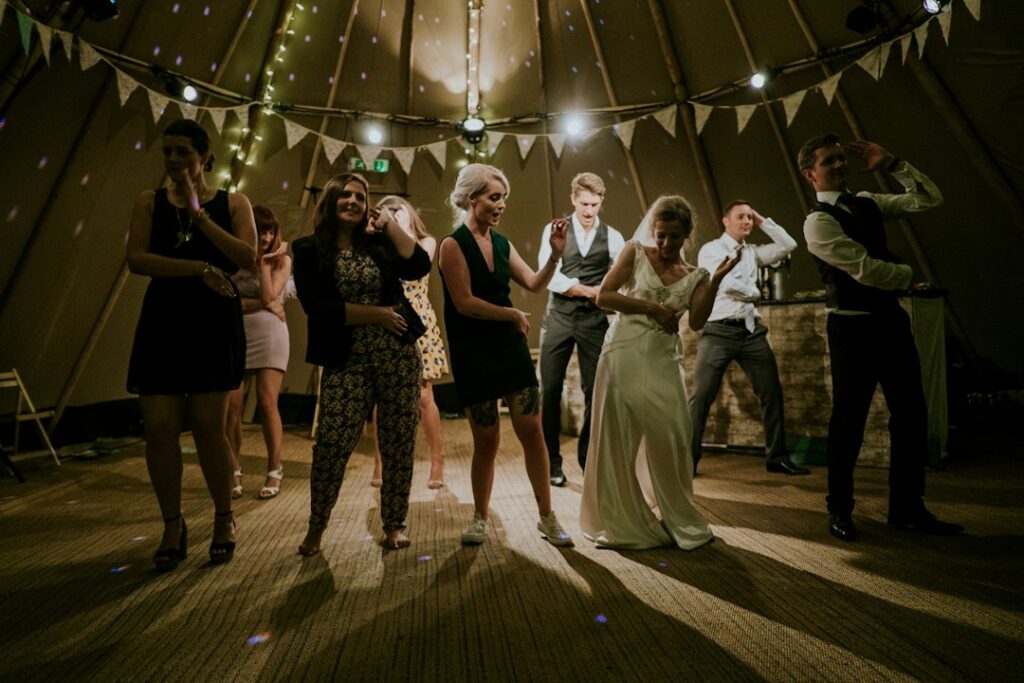 What Size Dance Floor for 150 Guests: The Exact Math