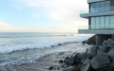Modern Beach House: Coastal Design That Handles Salt and Wind
